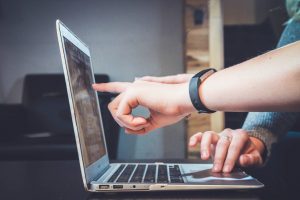 Ile kosztują usługi biura rachunkowego i czy warto oszczędzać na księgowości?